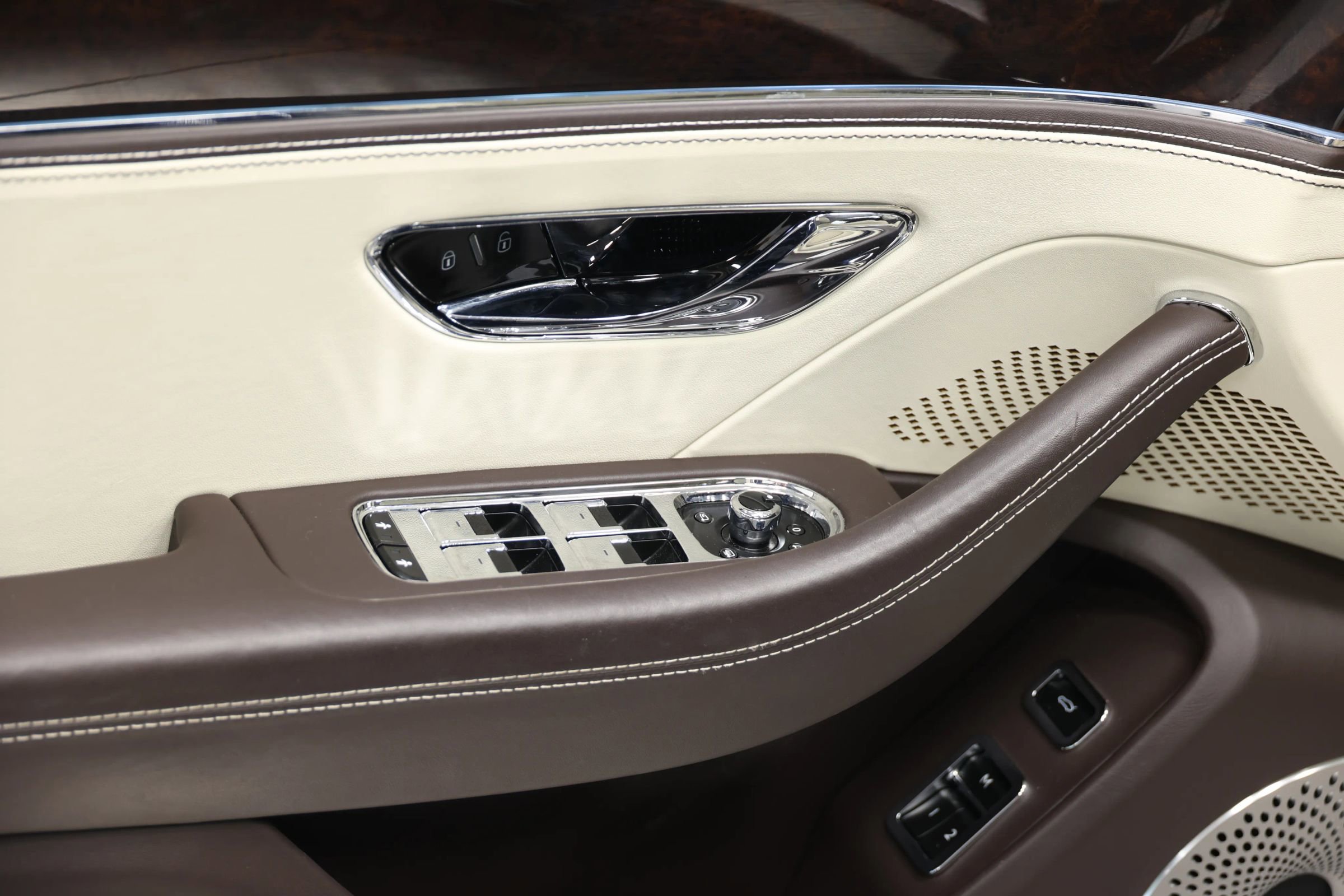 Used 2020 Bentley Flying Spur W12 AWD/4WD image 13