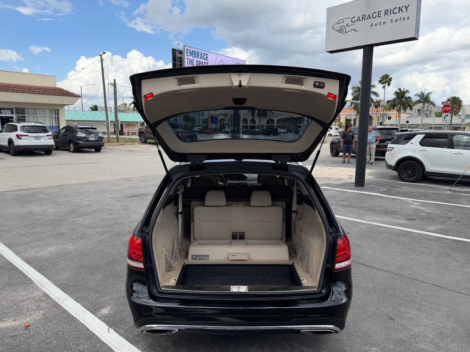 Used 2016 Mercedes-Benz E 350 4MATIC Wagon w/ Premium Package image 23