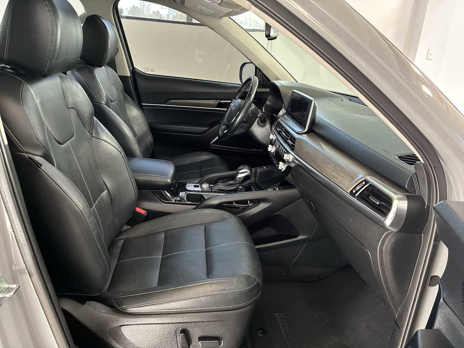 Used 2022 Kia Telluride EX w/ EX Premium Package image 27