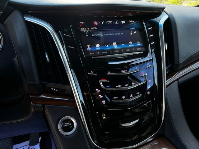Used 2016 Cadillac Escalade Luxury AWD/4WD image 40