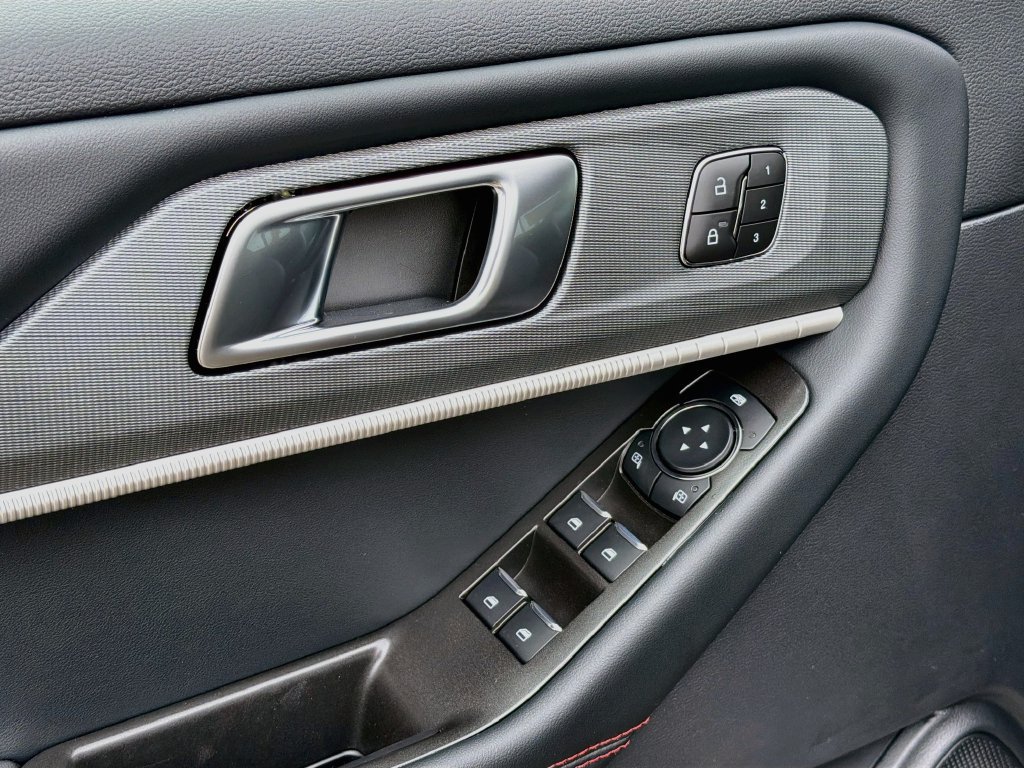 New 2026 Ford Explorer ST-Line w/ ST-Line Street Pack AWD/4WD image 20
