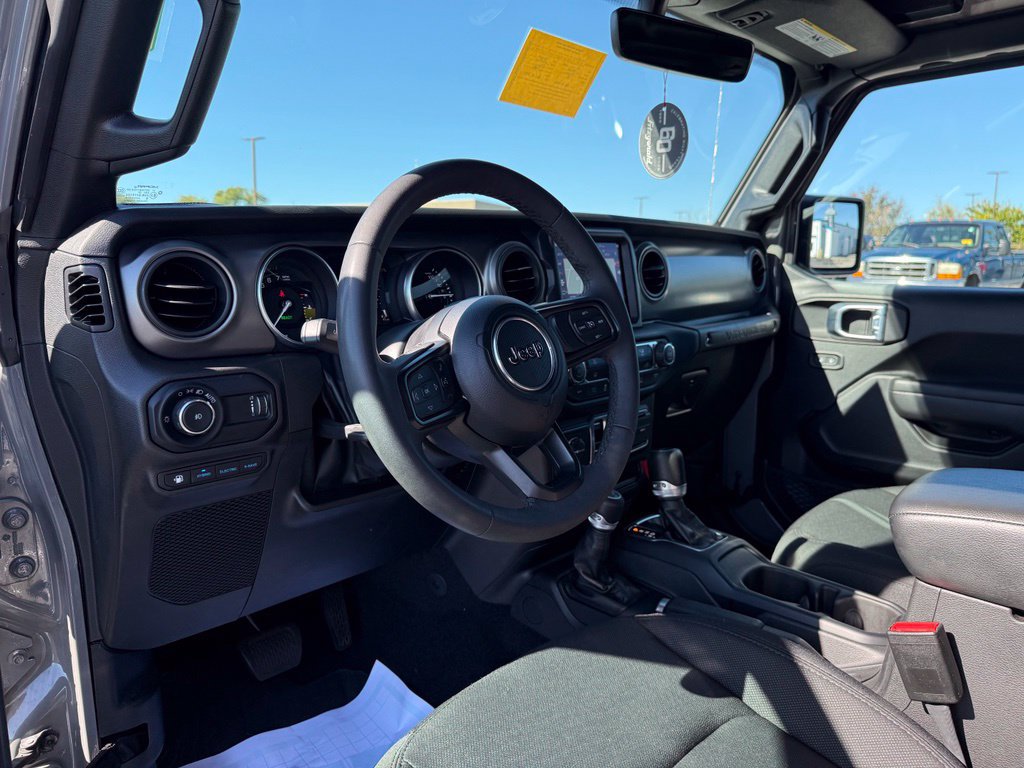 Used 2023 Jeep Wrangler Unlimited w/ Sun & Screen Package AWD/4WD image 22
