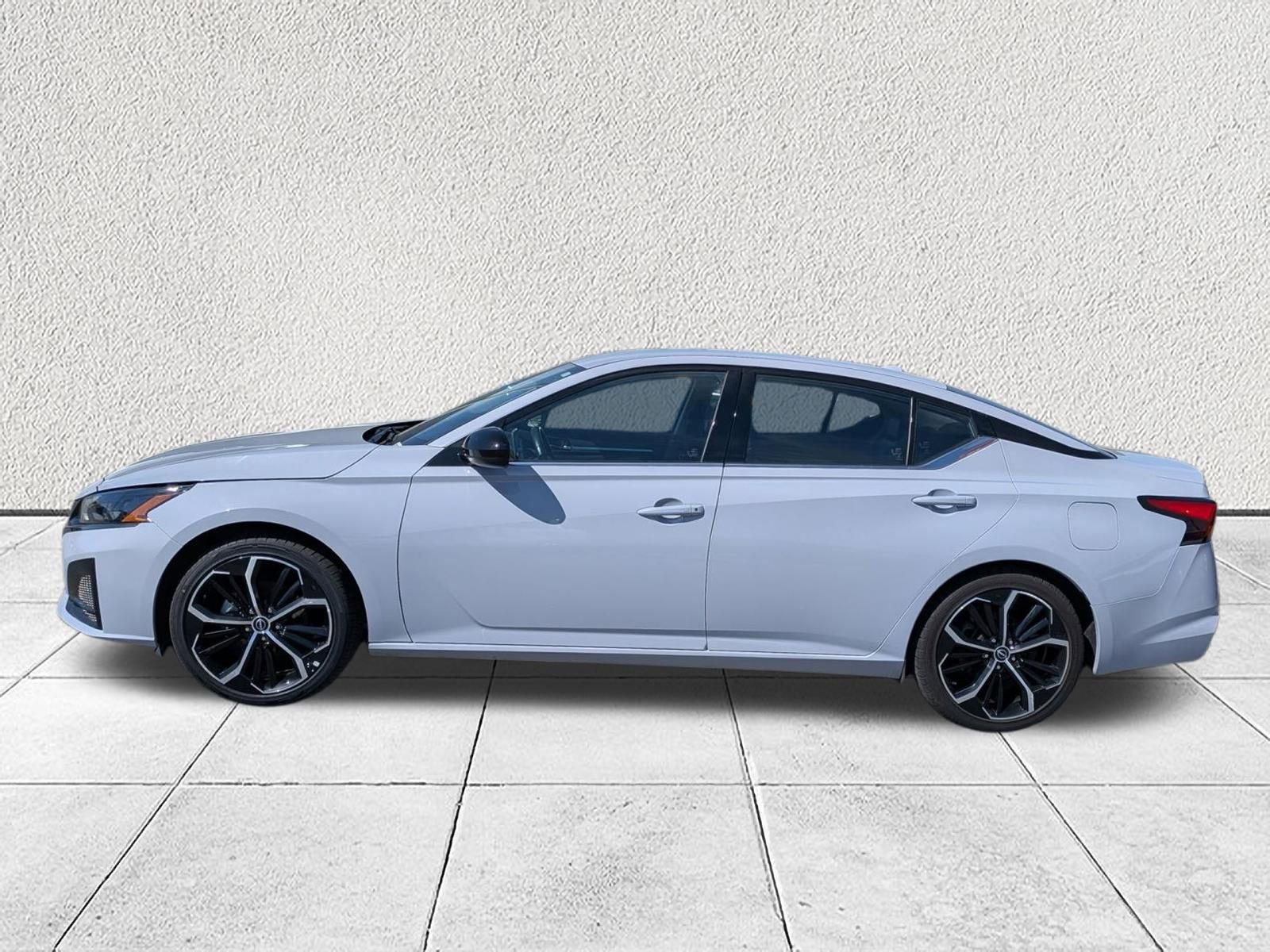 Used 2024 Nissan Altima 2.5 SR image 6
