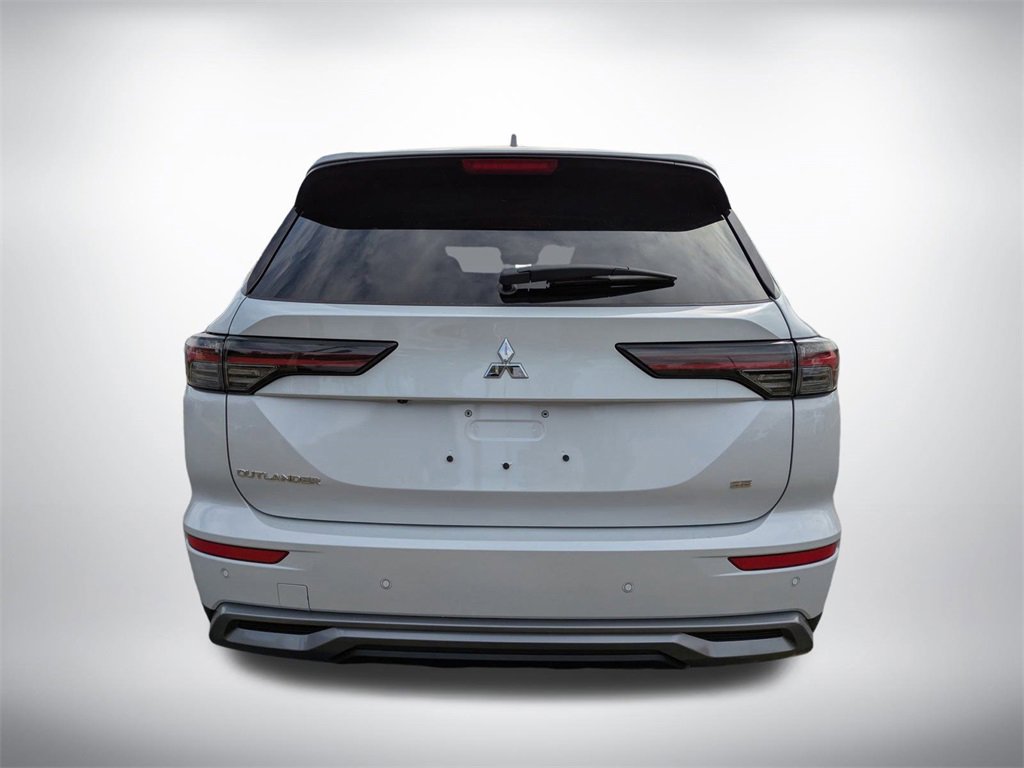 New 2025 Mitsubishi Outlander SE image 5