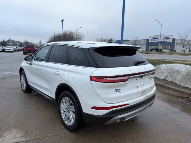 Used 2025 Lincoln Corsair AWD image 3