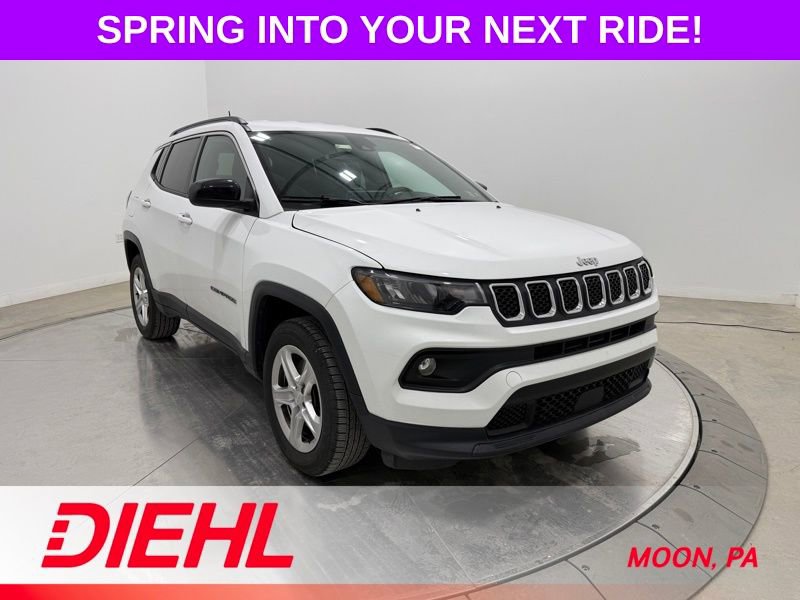 Used 2023 Jeep Compass Latitude image 1