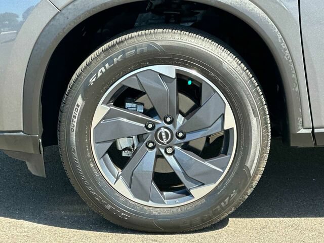 Used 2024 Nissan Rogue SV FWD image 34