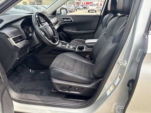 Used 2024 Mitsubishi Outlander SE Black Edition image 22