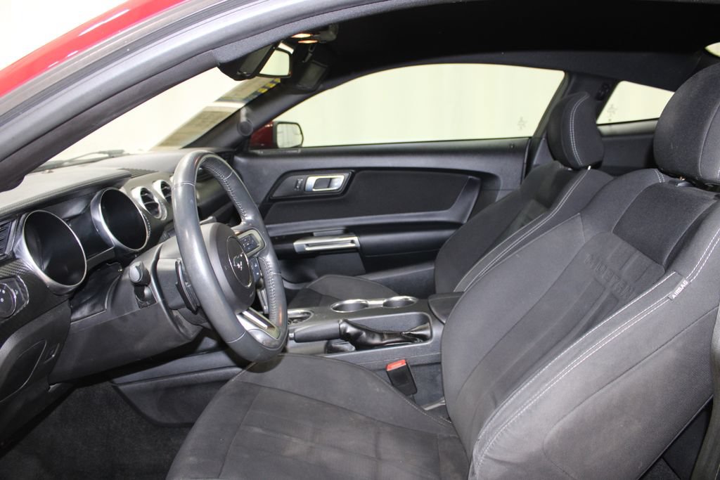 Used 2018 Ford Mustang Coupe RWD image 22