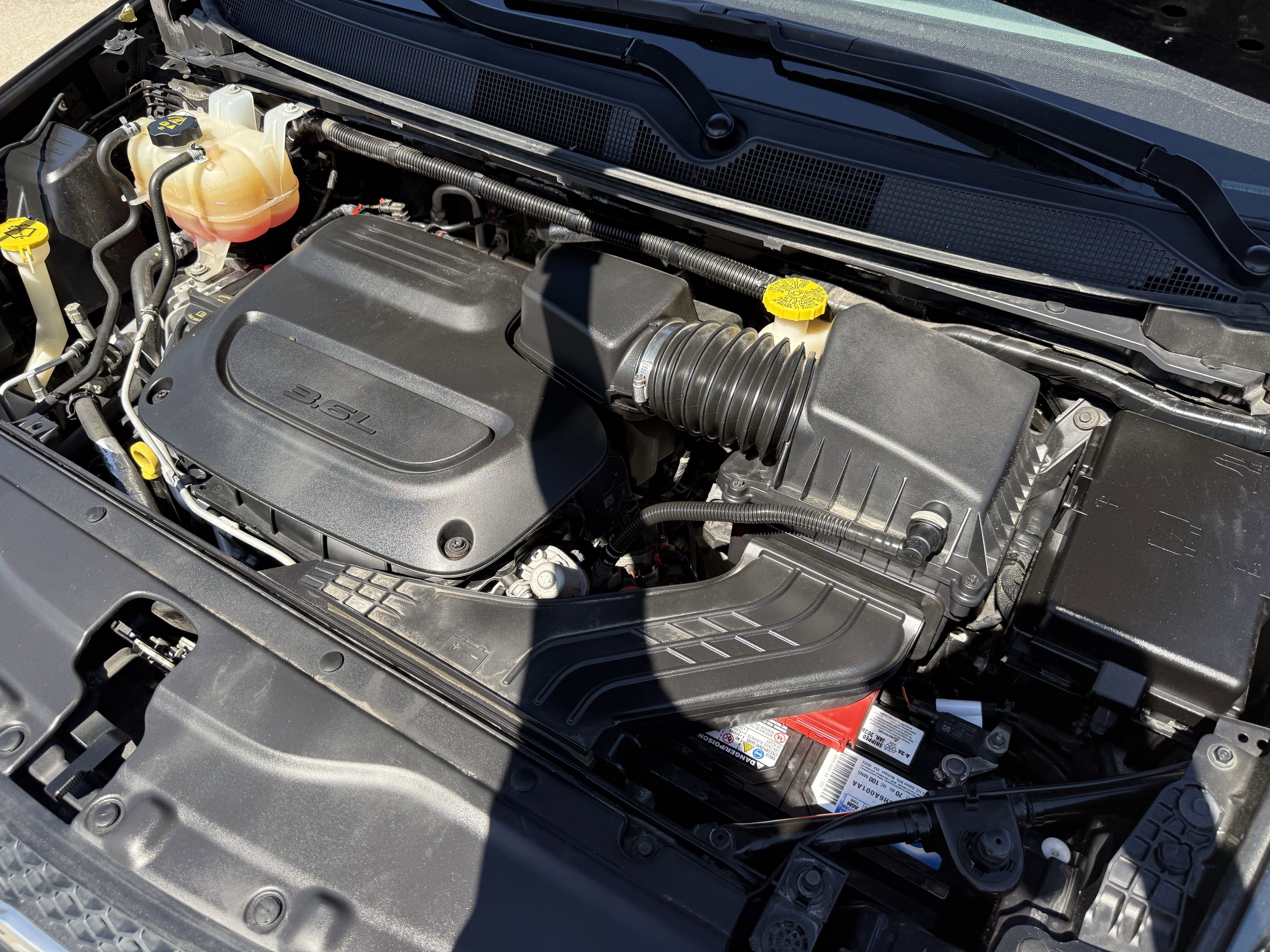 Used 2022 Chrysler Voyager LX image 34