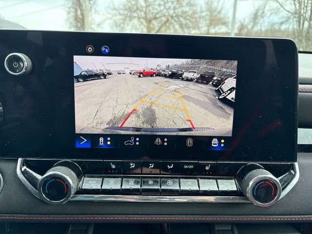 Used 2024 Chevrolet Colorado Z71 w/ Z71 Convenience Package 2 image 19