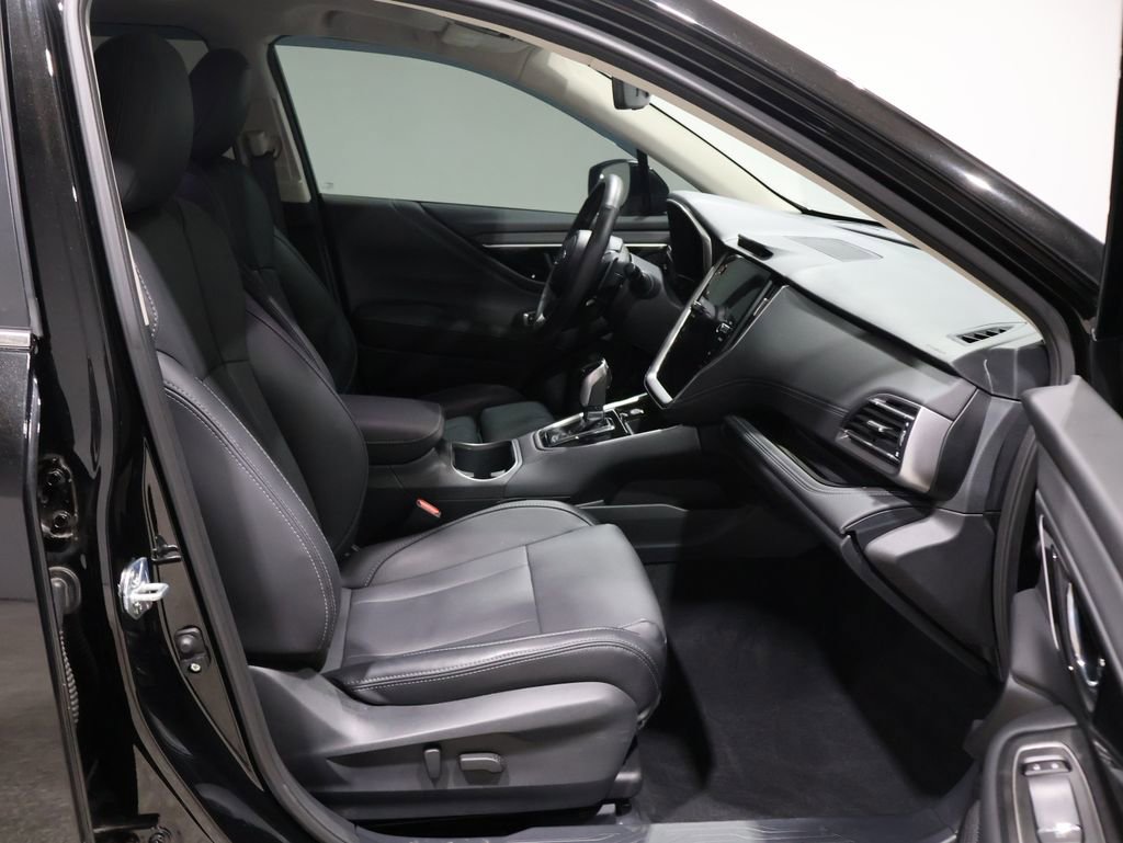 Used 2025 Subaru Outback Limited image 23