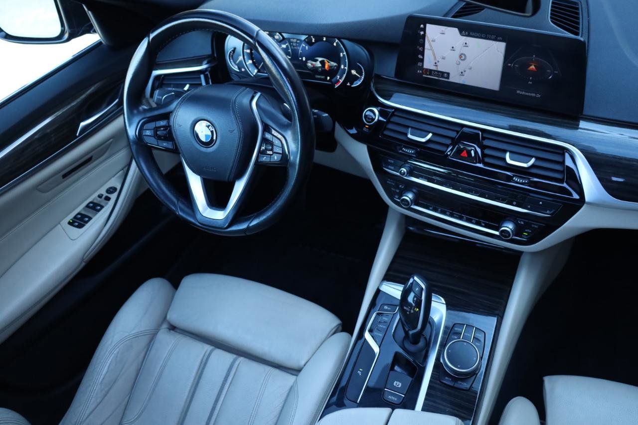 Used 2017 BMW 530i w/ Premium Package RWD image 10