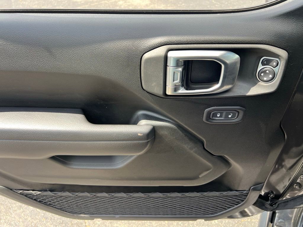 Used 2023 Jeep Wrangler Unlimited w/ 8.4" Radio Group image 16