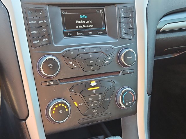 Used 2015 Ford Fusion SE FWD image 13