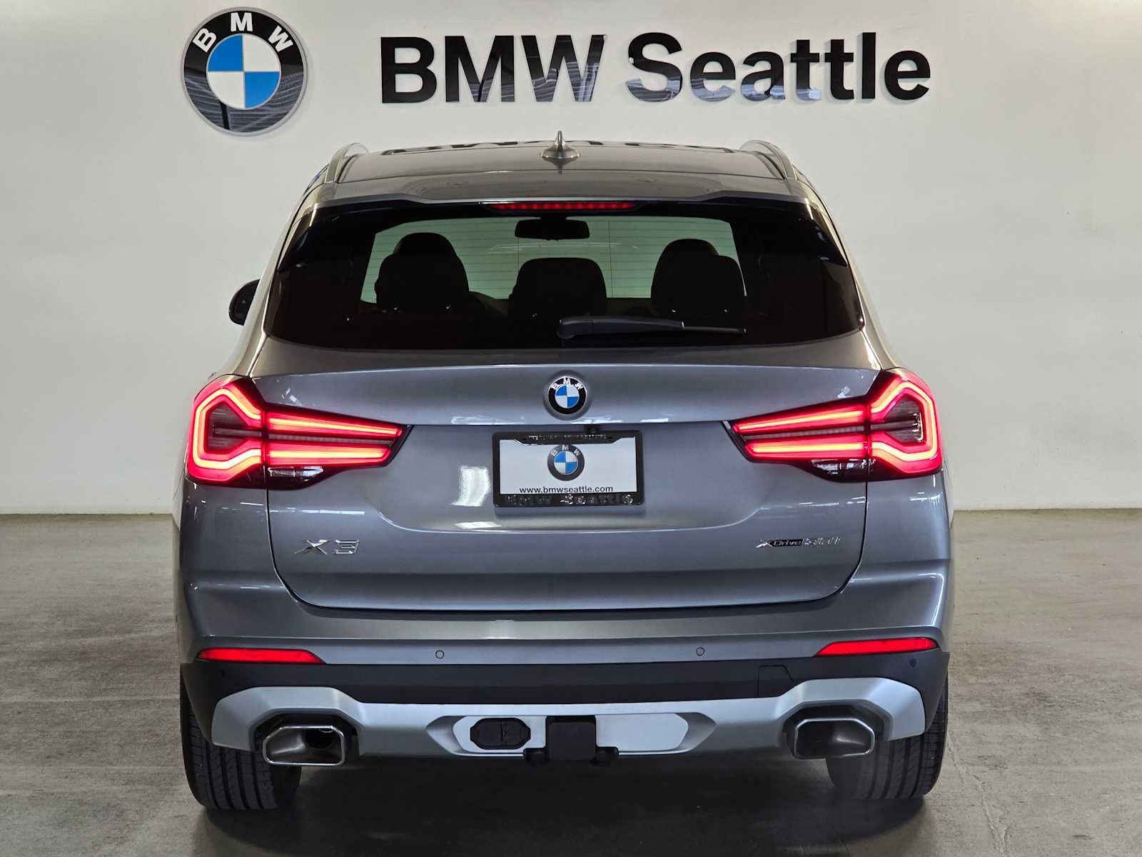 Used 2024 BMW X3 xDrive30i w/ Premium Package AWD/4WD image 5