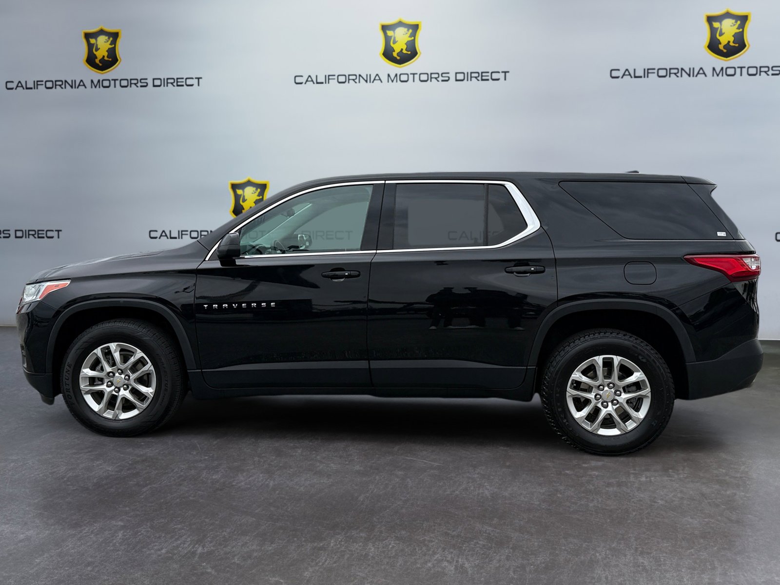 Used 2021 Chevrolet Traverse LS w/ LPO, Cargo Package image 2