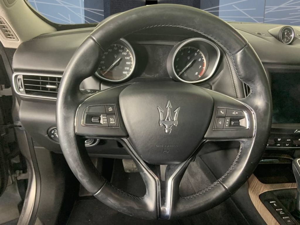 Used 2019 Maserati Levante GranLusso AWD/4WD image 26