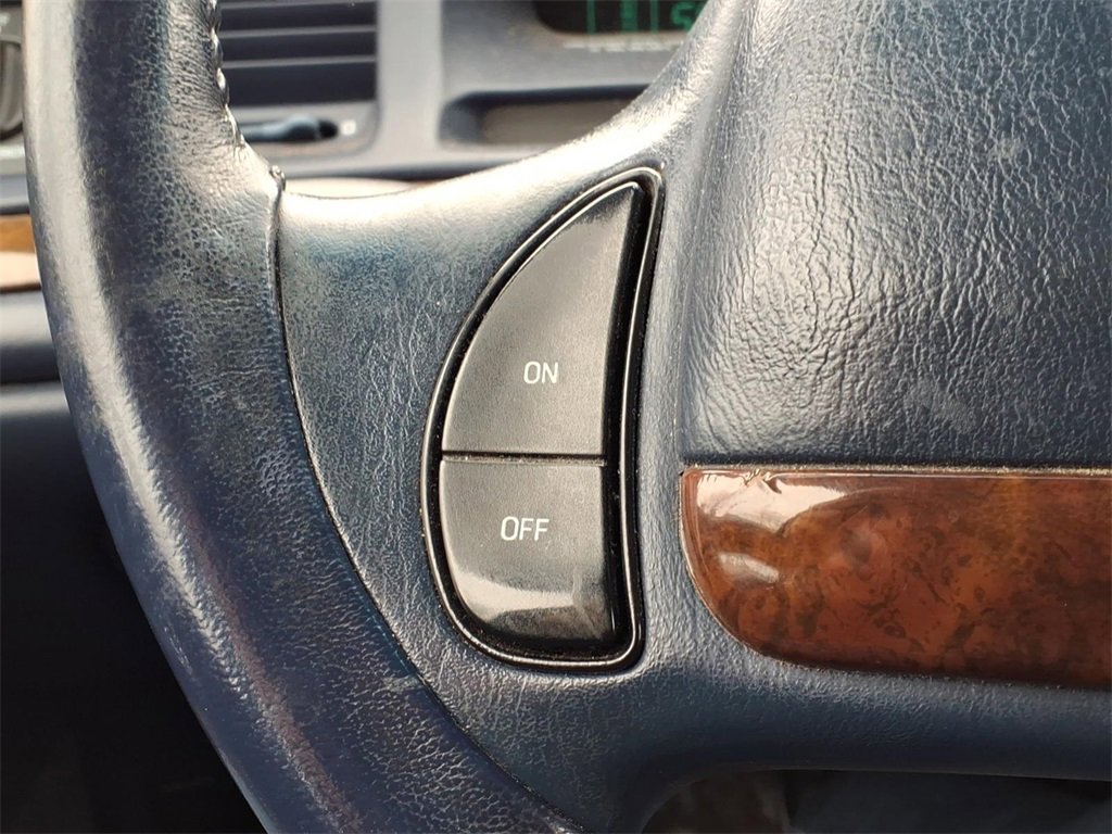 Used 1995 Lincoln Town Car Executive image 18