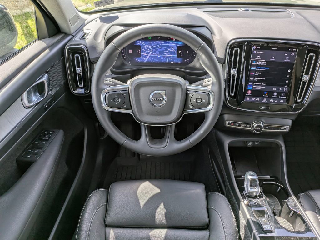 Certified 2023 Volvo XC40 B5 Plus w/ Driver Assist Package image 15