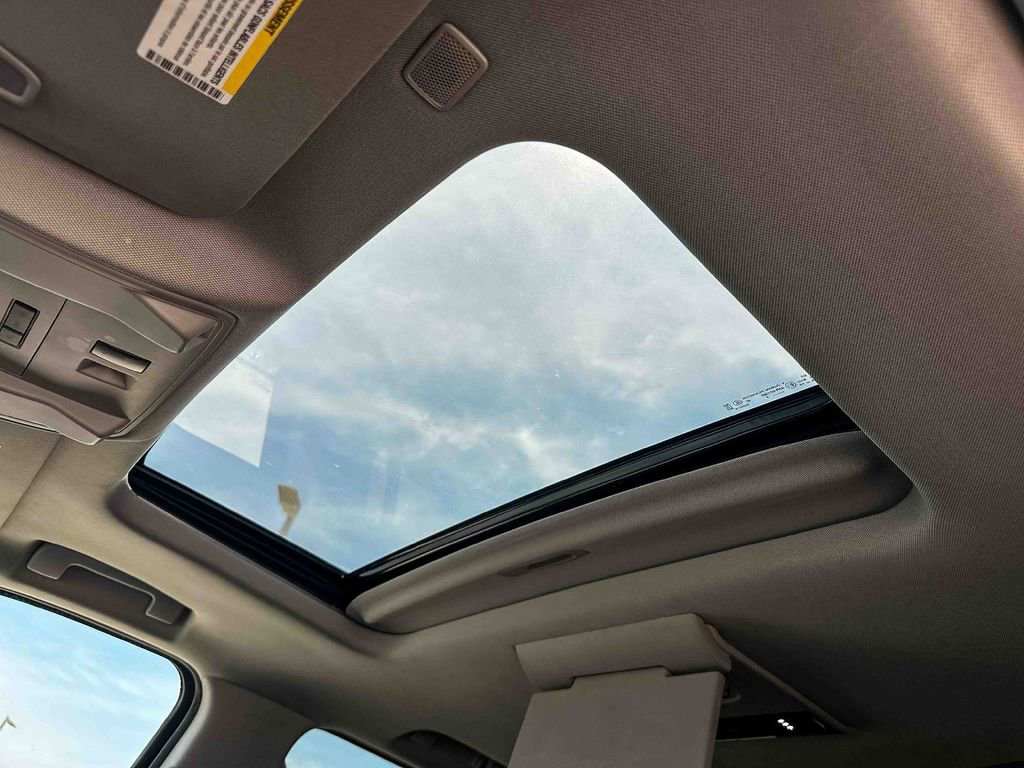 Used 2019 Chevrolet Tahoe Premier AWD/4WD image 16