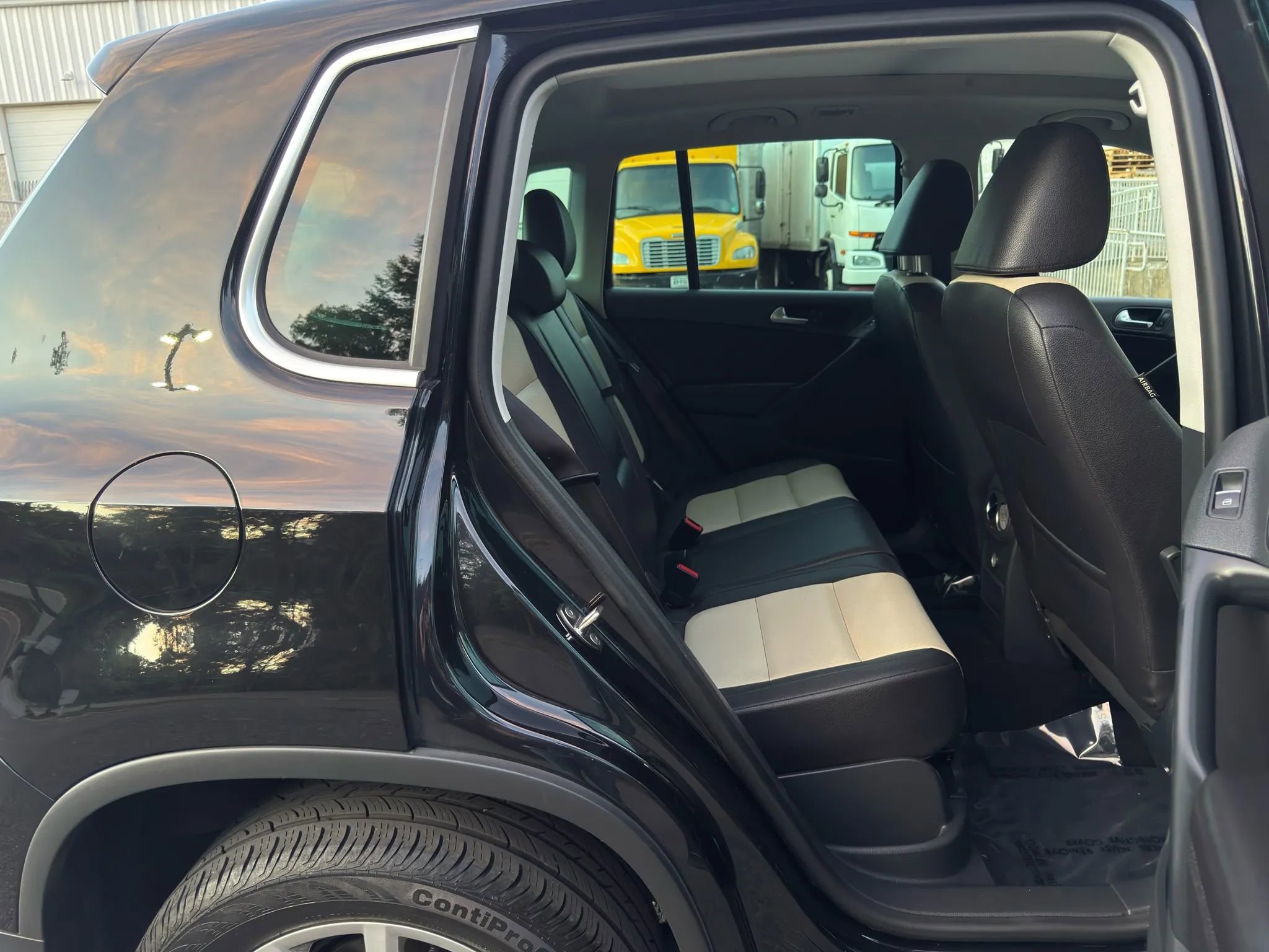 Used 2017 Volkswagen Tiguan Wolfsburg Edition image 25