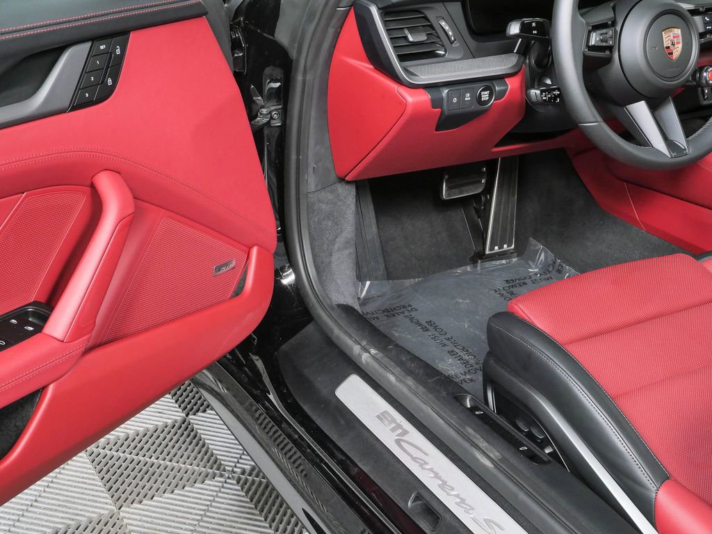 Used 2025 Porsche 911 Carrera S RWD image 7