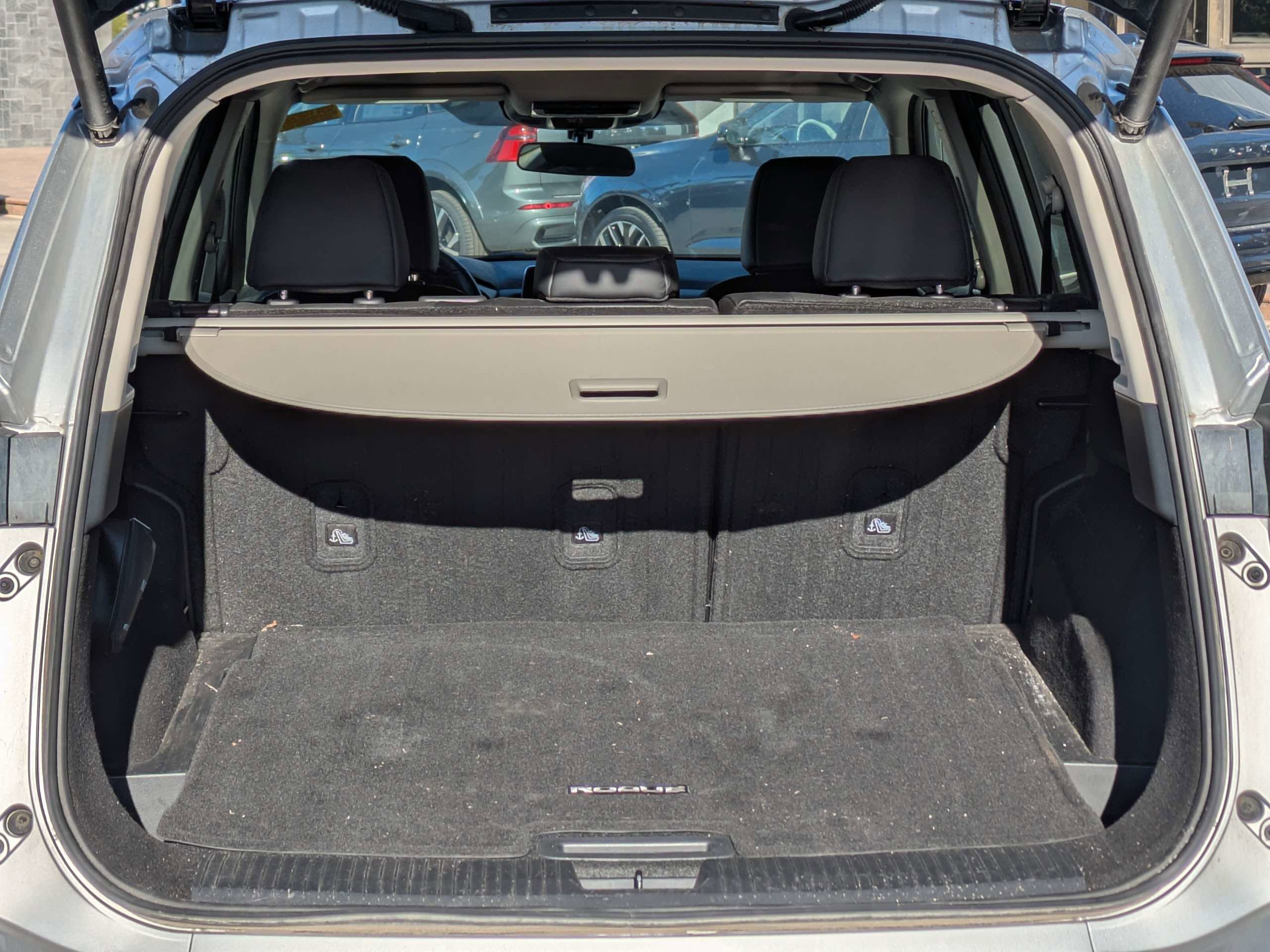 Used 2024 Nissan Rogue SV w/ SV Premium Package image 13