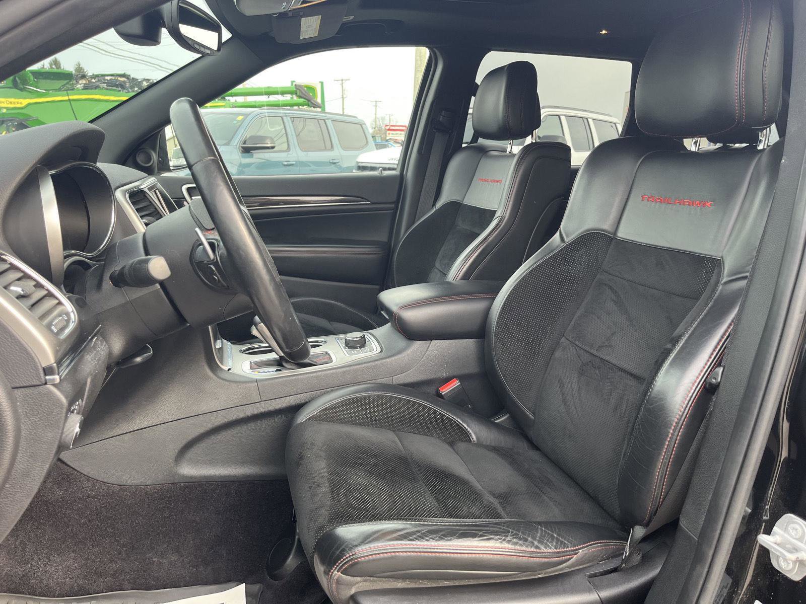 Used 2017 Jeep Grand Cherokee Trailhawk image 16