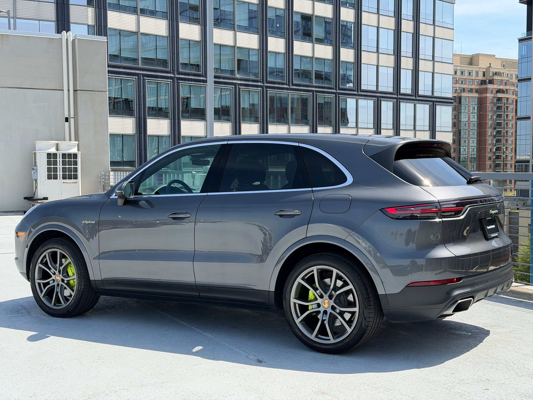 Used 2023 Porsche Cayenne E-Hybrid image 3