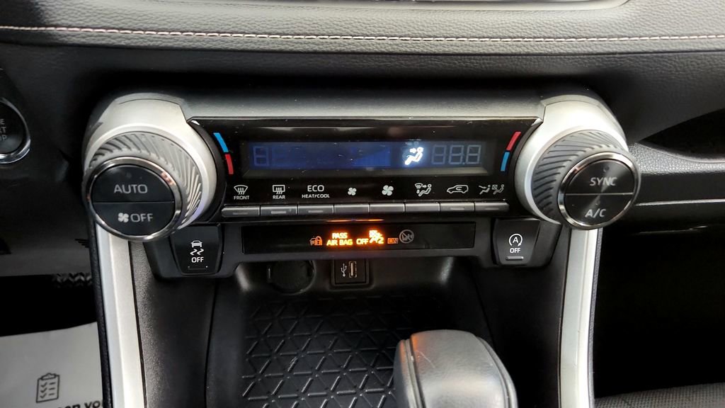 Certified 2025 Toyota RAV4 XLE AWD/4WD image 30