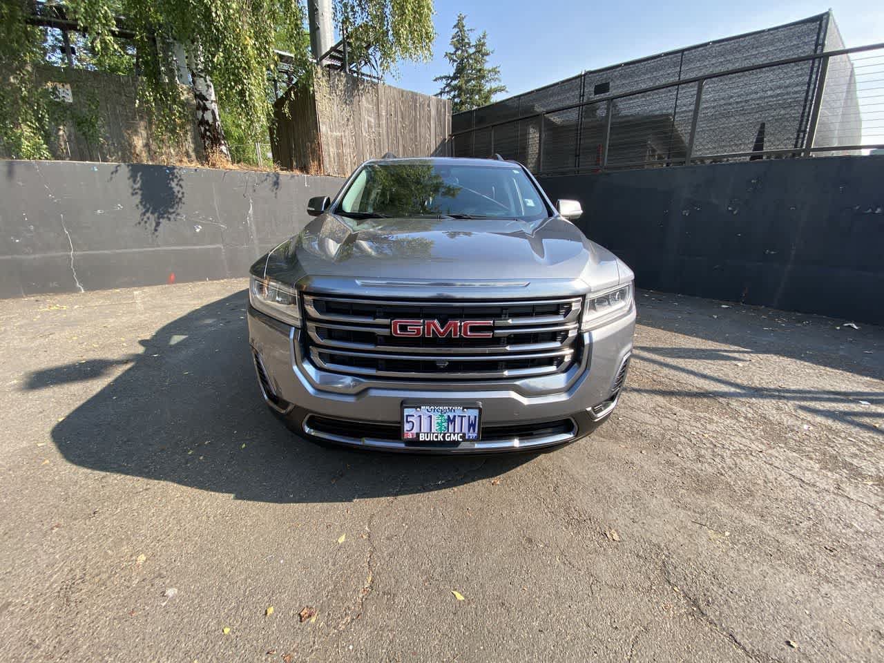 Used 2021 GMC Acadia AT4 w/ Technology Package AWD/4WD image 9