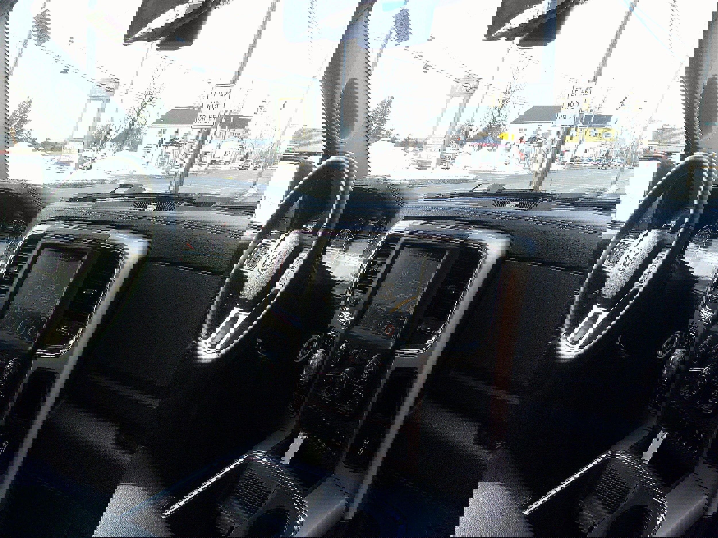 Used 2017 RAM 1500 Laramie w/ Convenience Group image 24