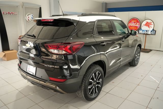 Used 2023 Chevrolet TrailBlazer ACTIV w/ Sun and Liftgate Package image 7