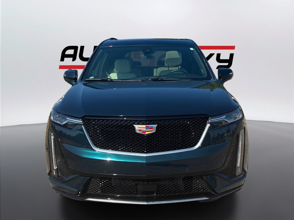 Used 2025 Cadillac XT6 Sport w/ Technology Package AWD/4WD image 2