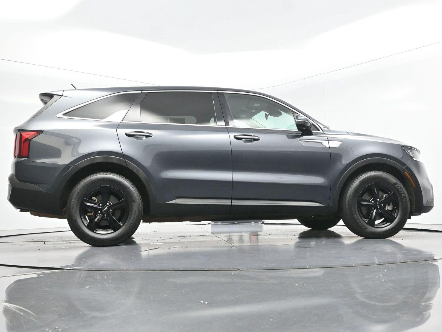 Used 2022 Kia Sorento LX FWD image 46