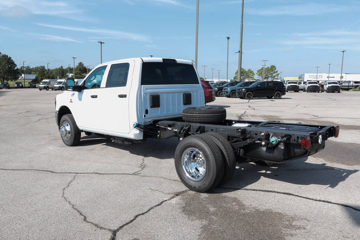 New 2027 RAM 3500 Tradesman w/ Chrome Appearance Group A AWD/4WD image 6