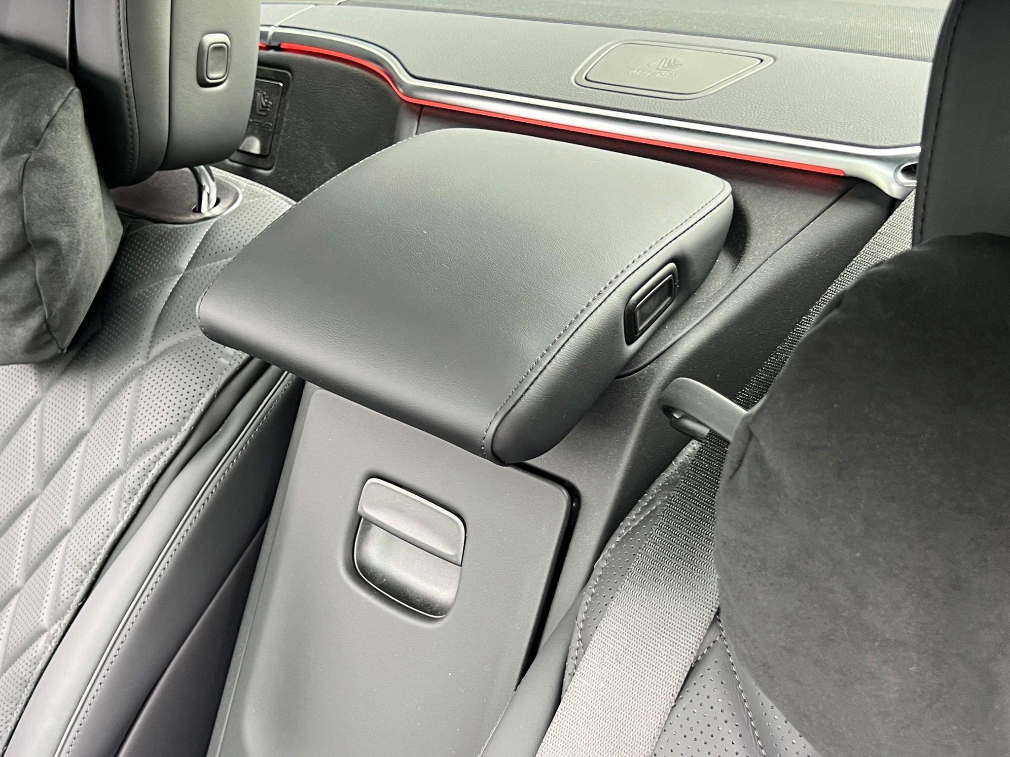 Used 2023 Mercedes-Benz S 500 4MATIC w/ AMG Line image 26