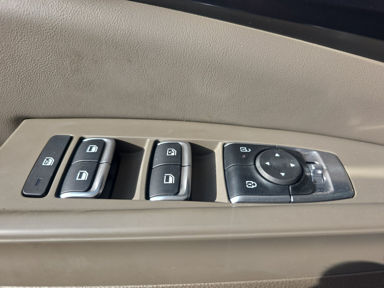 Certified 2026 Kia Carnival LX FWD image 27