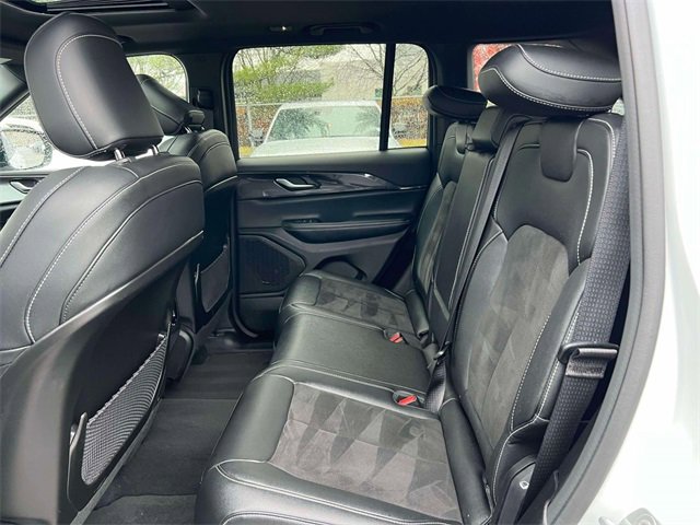 Certified 2023 Jeep Grand Cherokee Altitude image 16