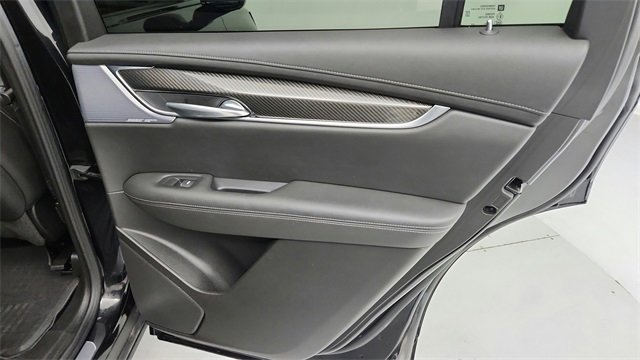 Used 2023 Cadillac XT6 Sport w/ LPO, ONYX Package image 24