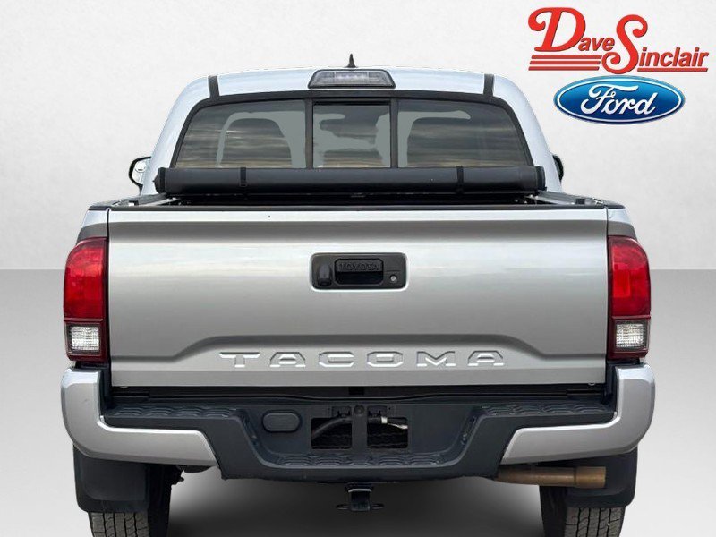 Used 2018 Toyota Tacoma SR image 8