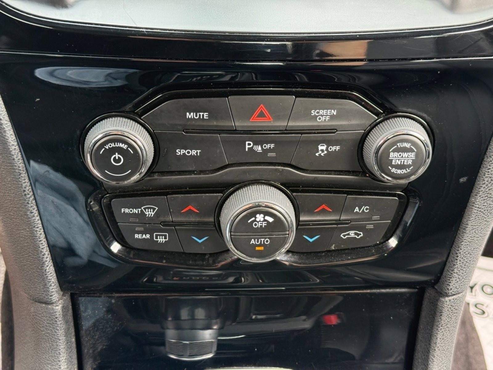 Used 2018 Chrysler 300 S w/ 300S Premium Group image 22