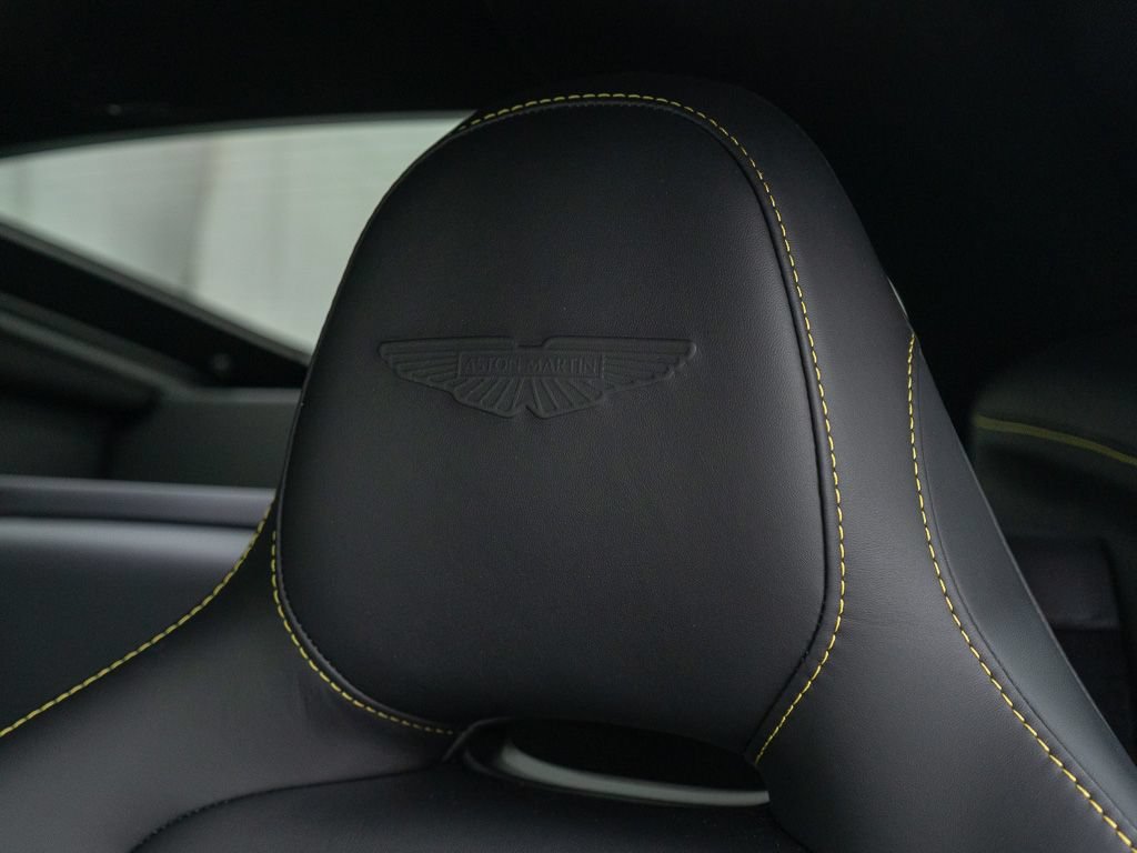 Used 2026 Aston Martin V8 Vantage Coupe RWD image 17