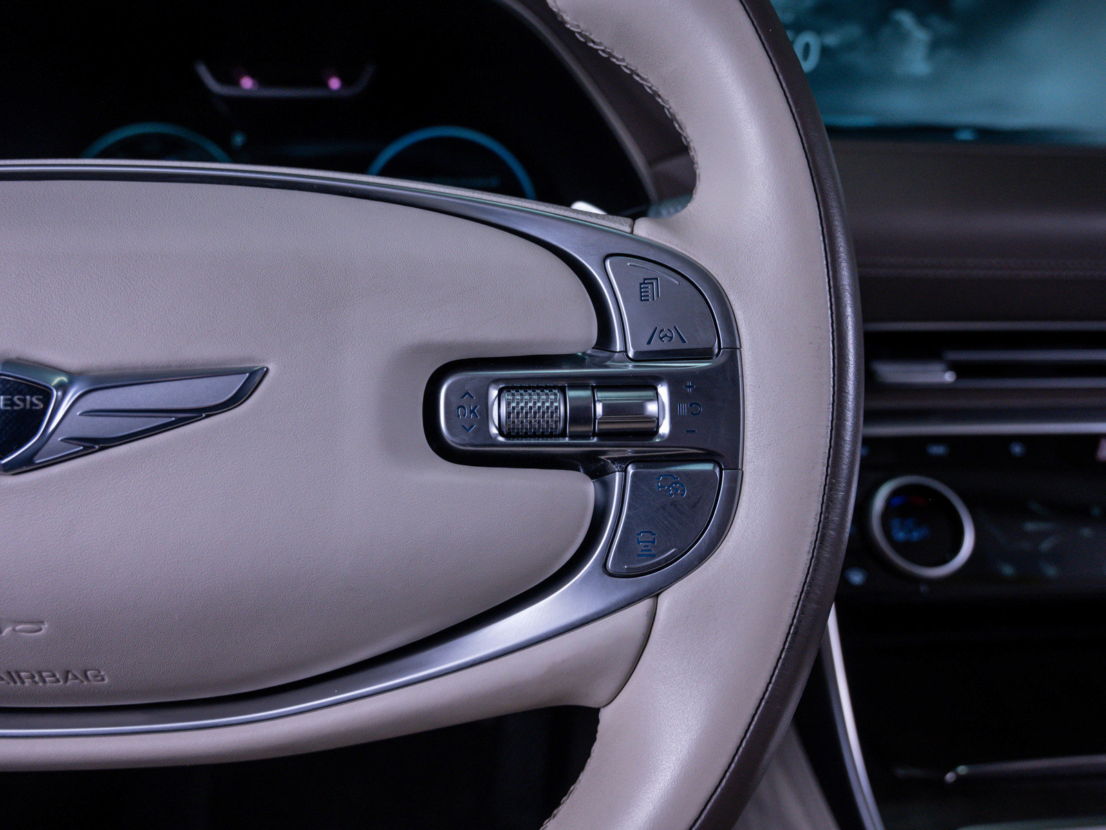 Used 2023 Genesis GV80 3.5T w/ Prestige Matte Package image 23