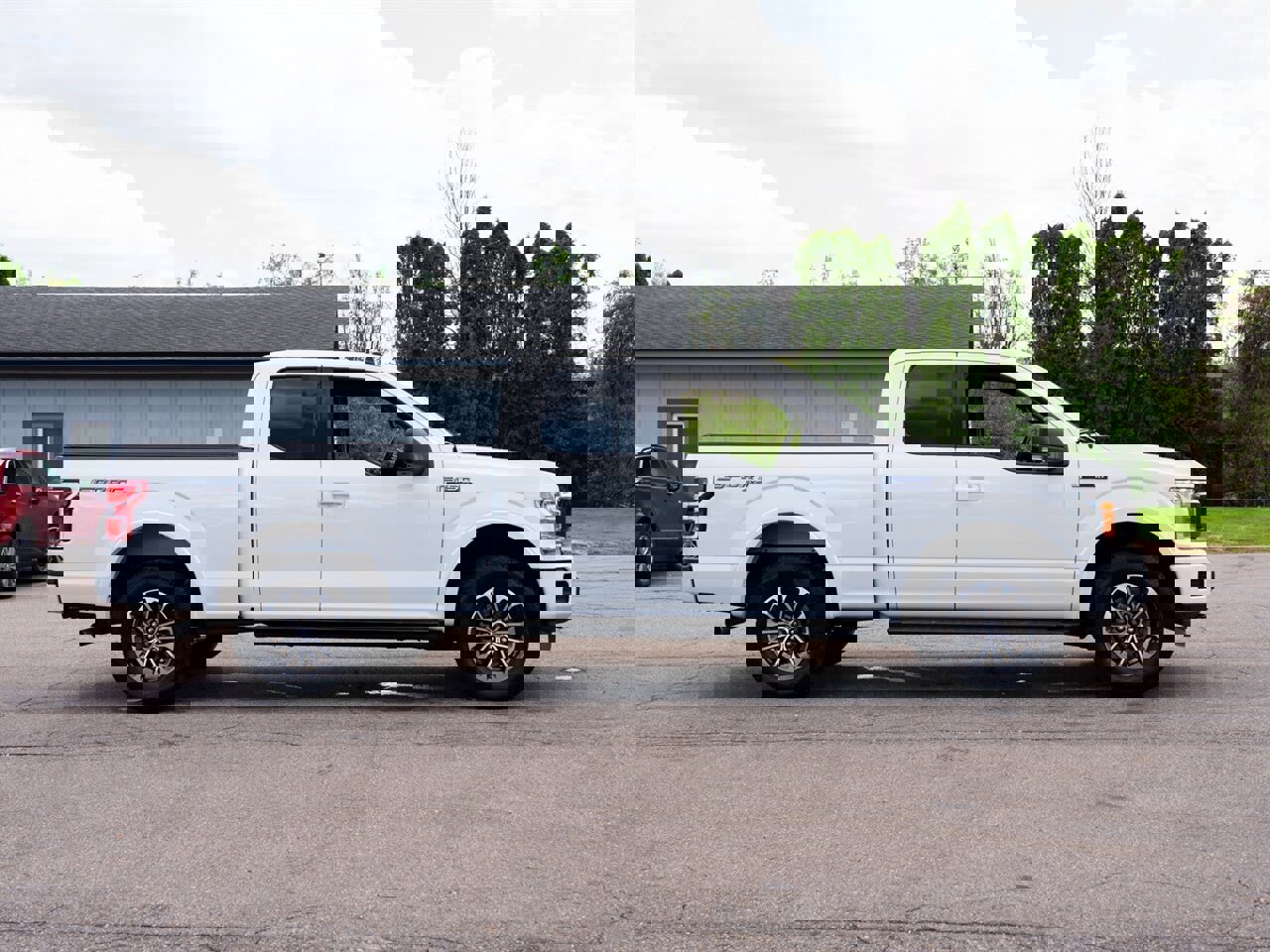 Used 2020 Ford F150 XLT w/ Equipment Group 302A Luxury image 4