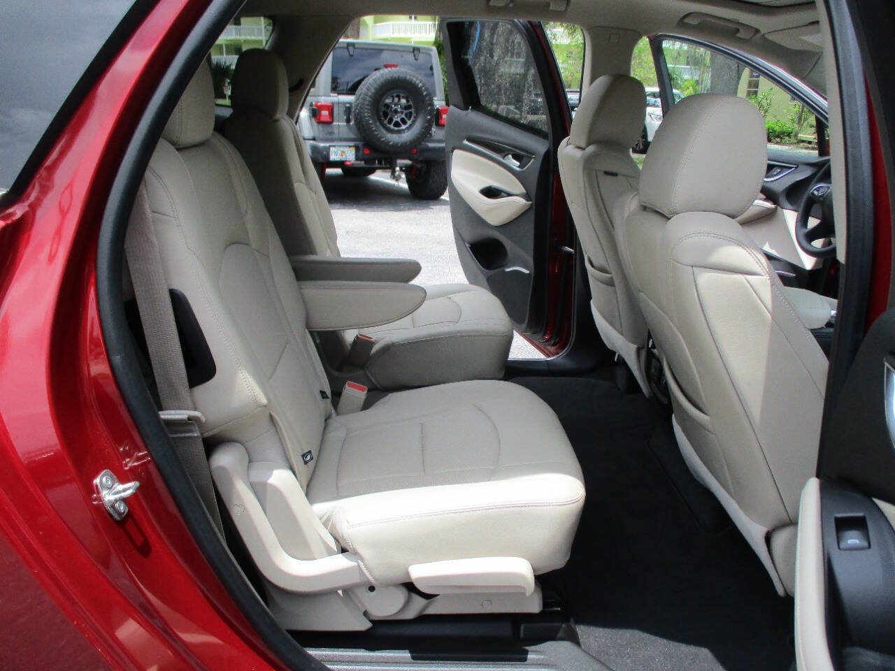 Used 2020 Buick Enclave Essence w/ LPO, Luxury Package FWD image 30