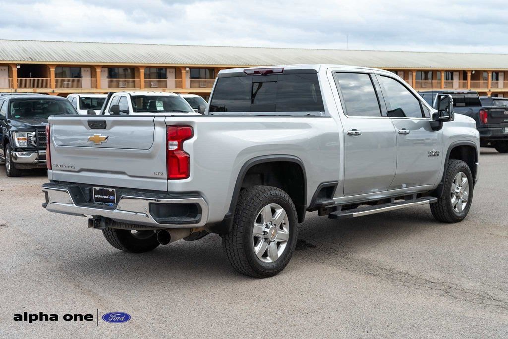 Used 2023 Chevrolet Silverado 3500 LTZ w/ LTZ Texas Edition image 5