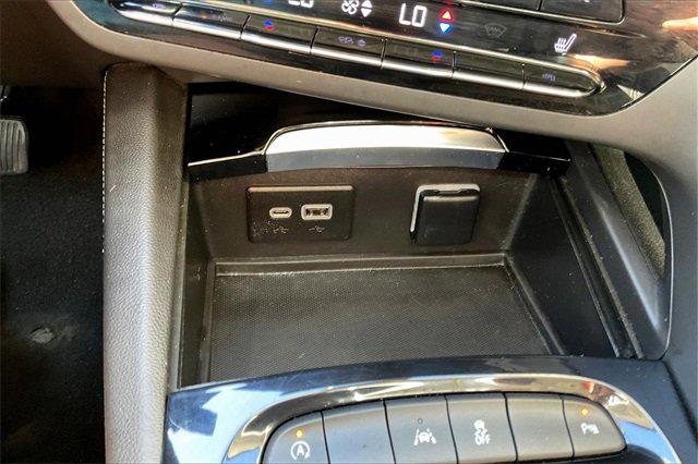 Used 2022 Buick Envision Essence w/ Safety Package image 29
