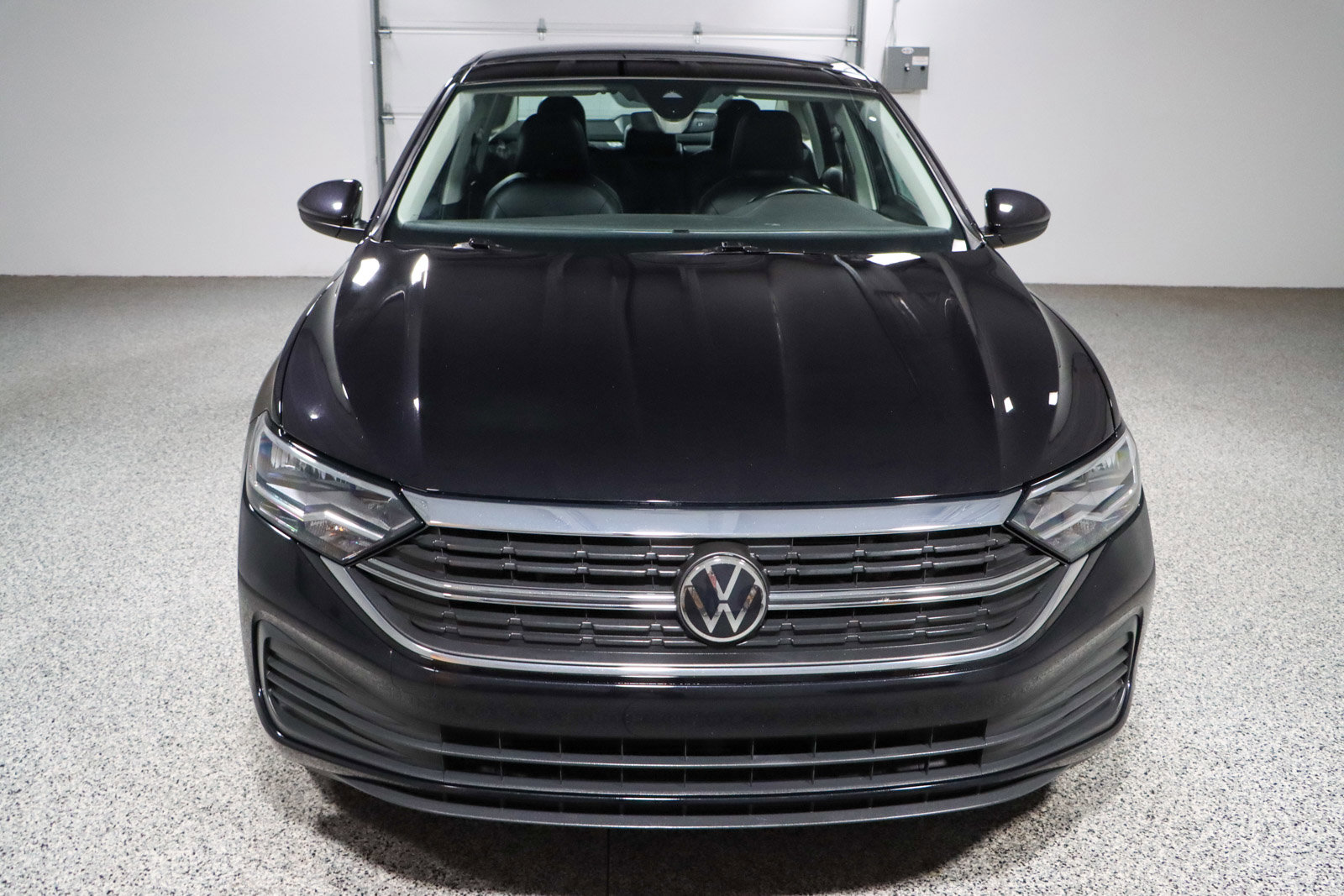 Used 2024 Volkswagen Jetta SE image 4